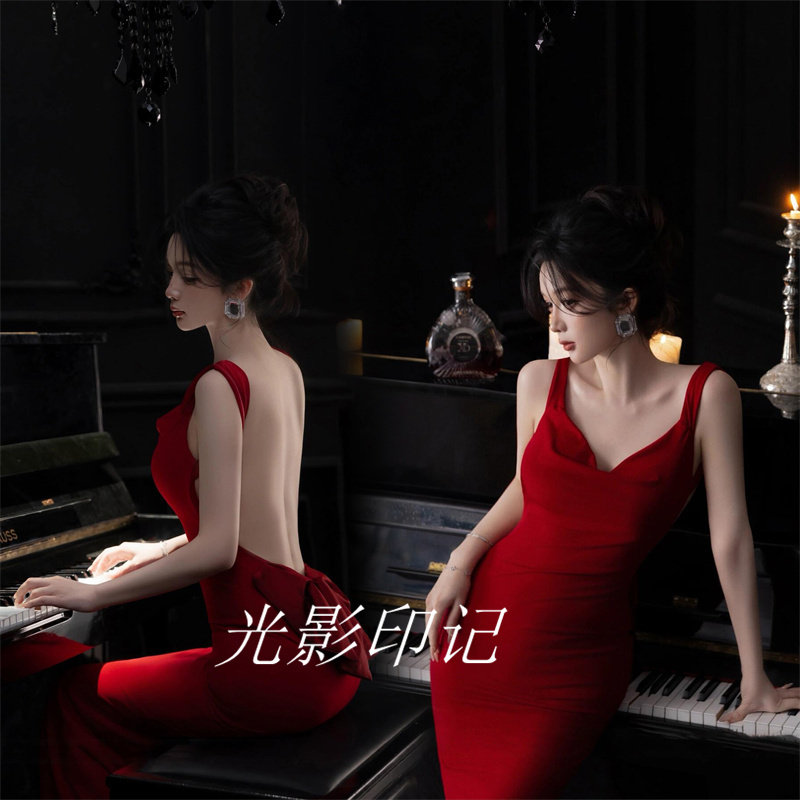 影楼法式绝美红色吊带连衣裙女春夏高级感露背修身晚礼服包臀长裙