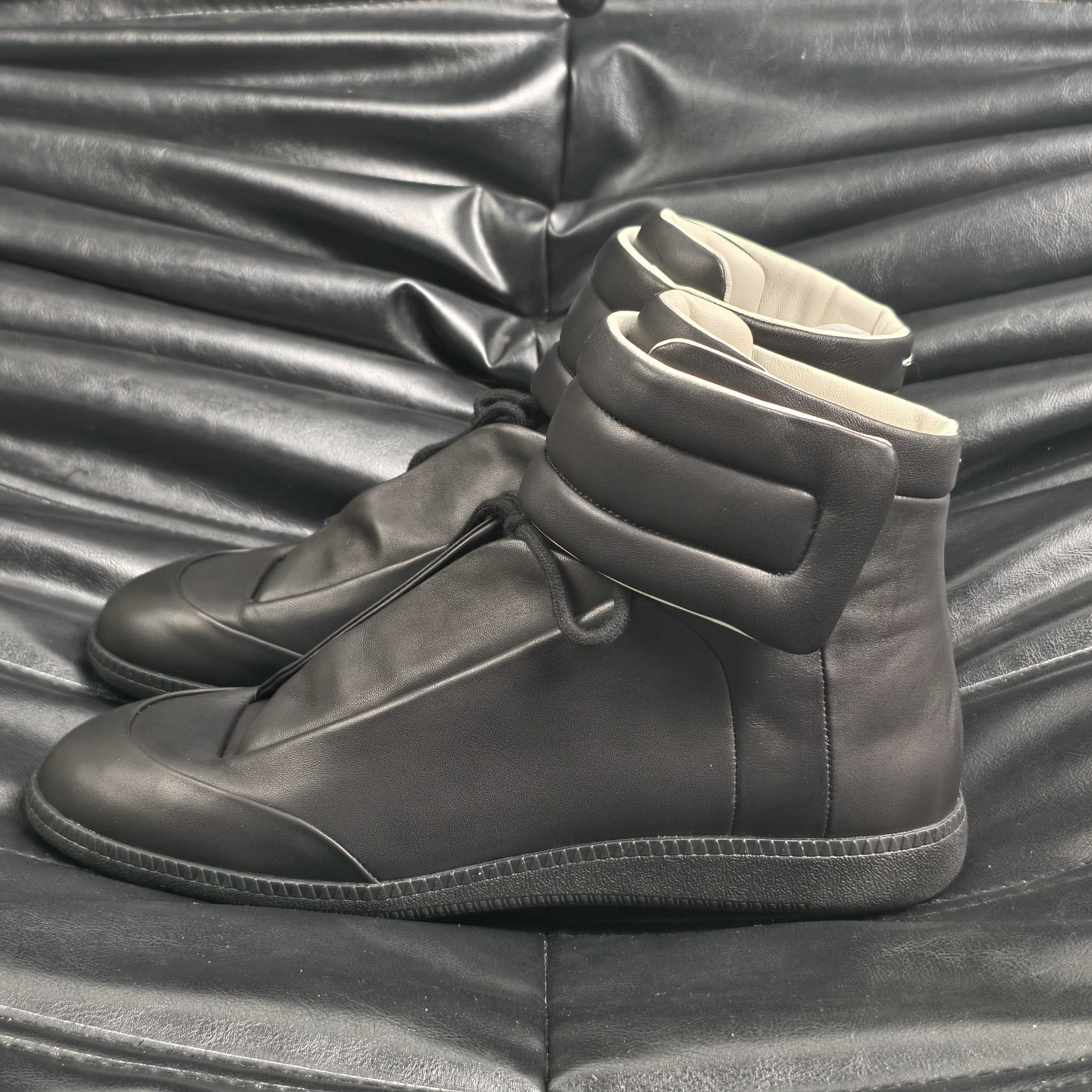 thumbnail for 2024 New High Top Shoes Sheepskin MMM Men's Shoes Youth Holland Hugh