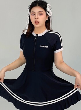 小楠泳衣 大码泳衣女200斤运动风保守连体大码微胖mm遮肚显瘦温泉