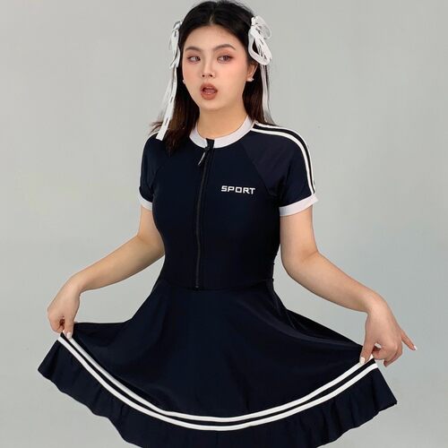 大码泳衣女200斤运动风温泉泳衣
