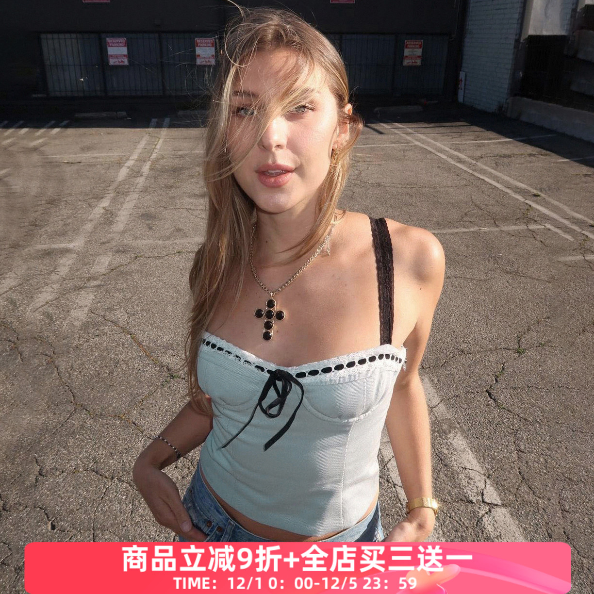 蕾丝包边吊带小香风背心