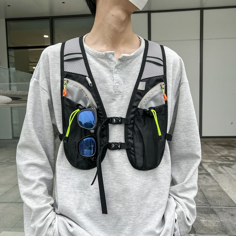 马甲背心包运动收纳手机包潮酷