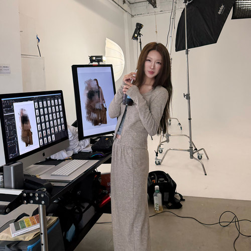 【Avocadong9/24AM10:00】秋冬jue美花驼色羊毛针织上衣半裙套装