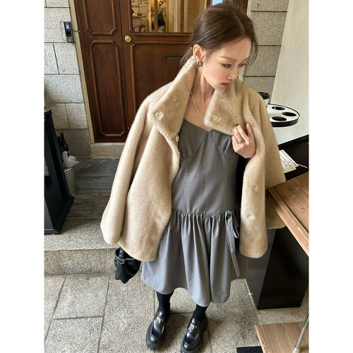 甜美a字聚酯纤维纯色吊带