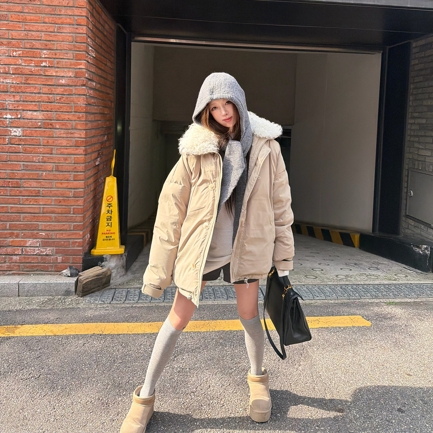 Avocadong 浅茶色90白鸭绒100羊毛毛领宽松羽绒服女冬季保暖上衣