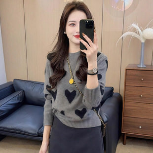 慵懒高级感灰色短款毛衣女款2026新款春爱心内搭打底针织衫上衣