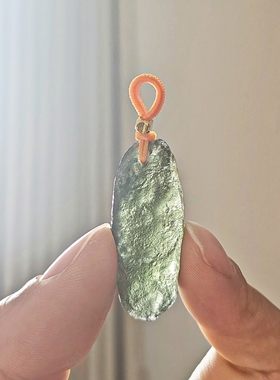 一物一图高端宝石天然捷克玻璃陨石橄榄绿原石片小提溜DIY配件8克