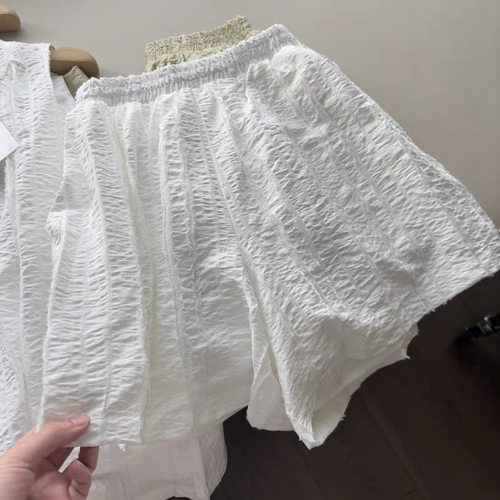A723夏季女装短裤松紧腰褶皱感单有内衬短裤女