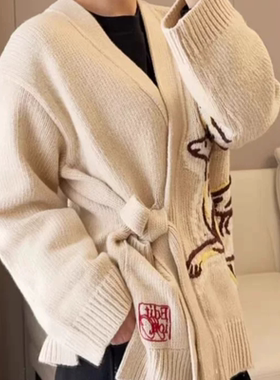 B922女装春秋冬新款绣花宽松针织衫毛衣短外套上衣设计感