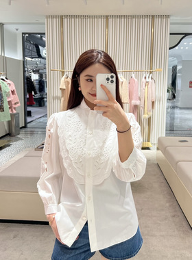 2026早春新款女白色长袖衬衫中长简约宽松版型春秋款花朵装饰翻领