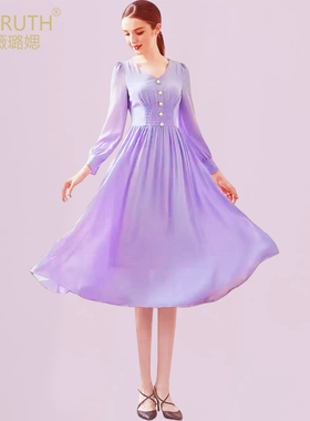黛薇璐媤紫色V领珍珠扣公主连衣裙女2025秋冬新款法式气质收腰A裙