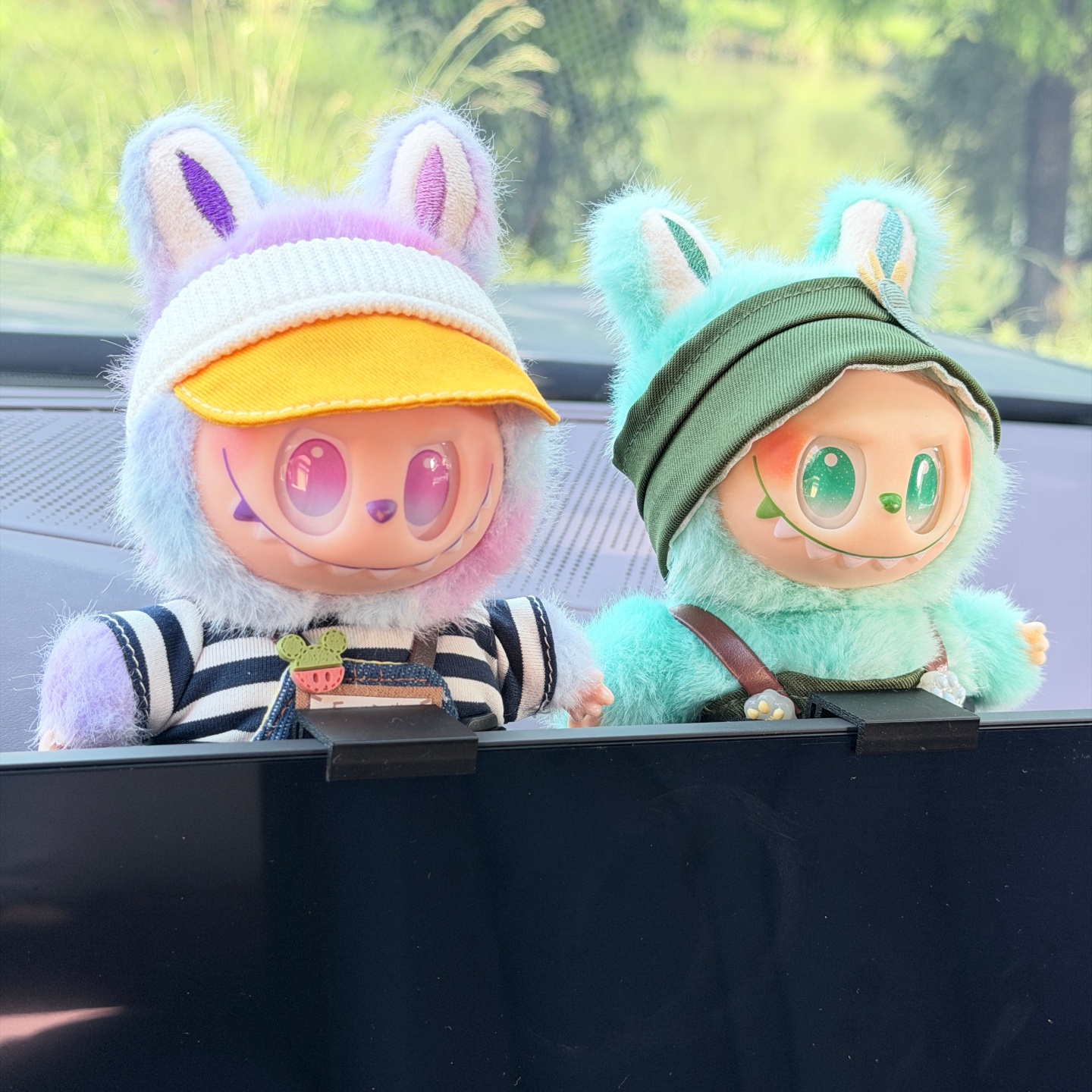 适用于拉布布车载车机屏幕固定器