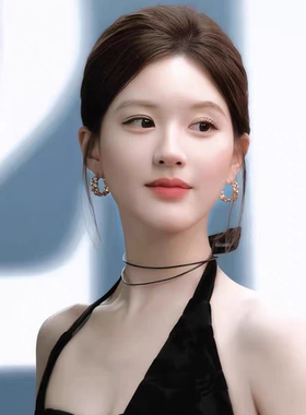 许我耀眼许妍赵露思同choker项链