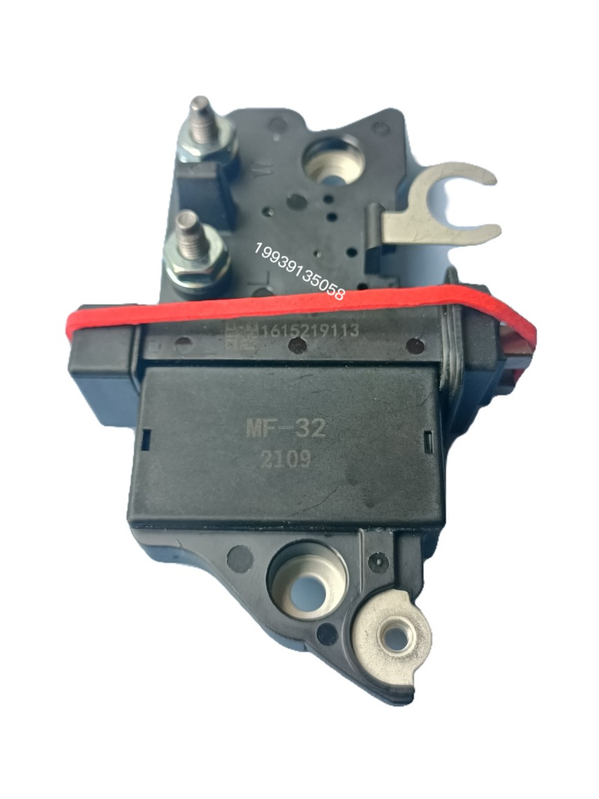 客车配件适用于佩特来发电机调节器AVI147/168S MF-32通用 市场件