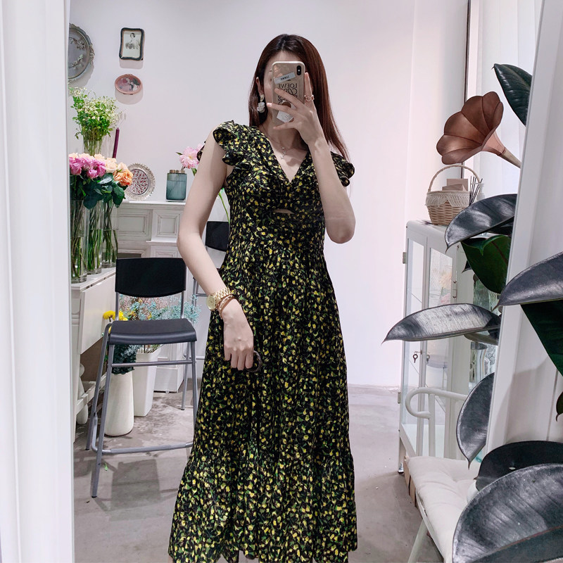 精致荷叶边V领碎花荷叶袖高腰韩版乘风破浪韩版淑女连衣裙