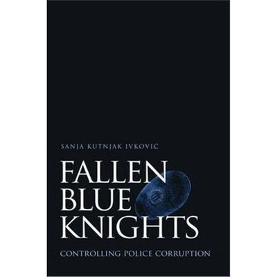 预订Fallen Blue Knights:Controlling Police Corruption