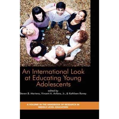 按需印刷An International Look at Educating Young Adolescents (Hc)[9781607520429]