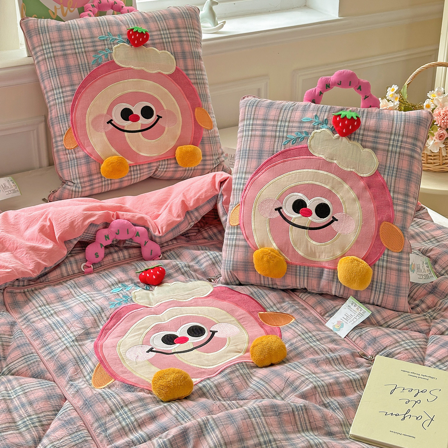 可手提全棉贴布刺绣抱枕被子两用