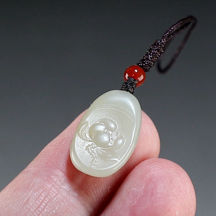 [特价]和田玉籽料莲花手机挂件天然青白玉荷花迷你吊坠楼叔孤品