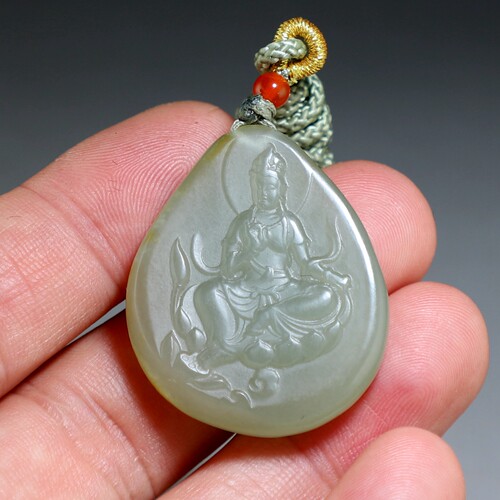【新品】和田玉籽料坐莲观音挂件 青白玉吊坠有天然皮裂 楼叔孤品