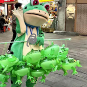 充气发光青蛙气球网红卖蛙仔玩具夜市摆摊打气绿色小青蛙送小朋友