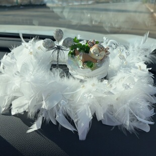 汽车摆件小鹿羽毛款车内高级感装饰一鹿平安车载车上仪表台车饰品