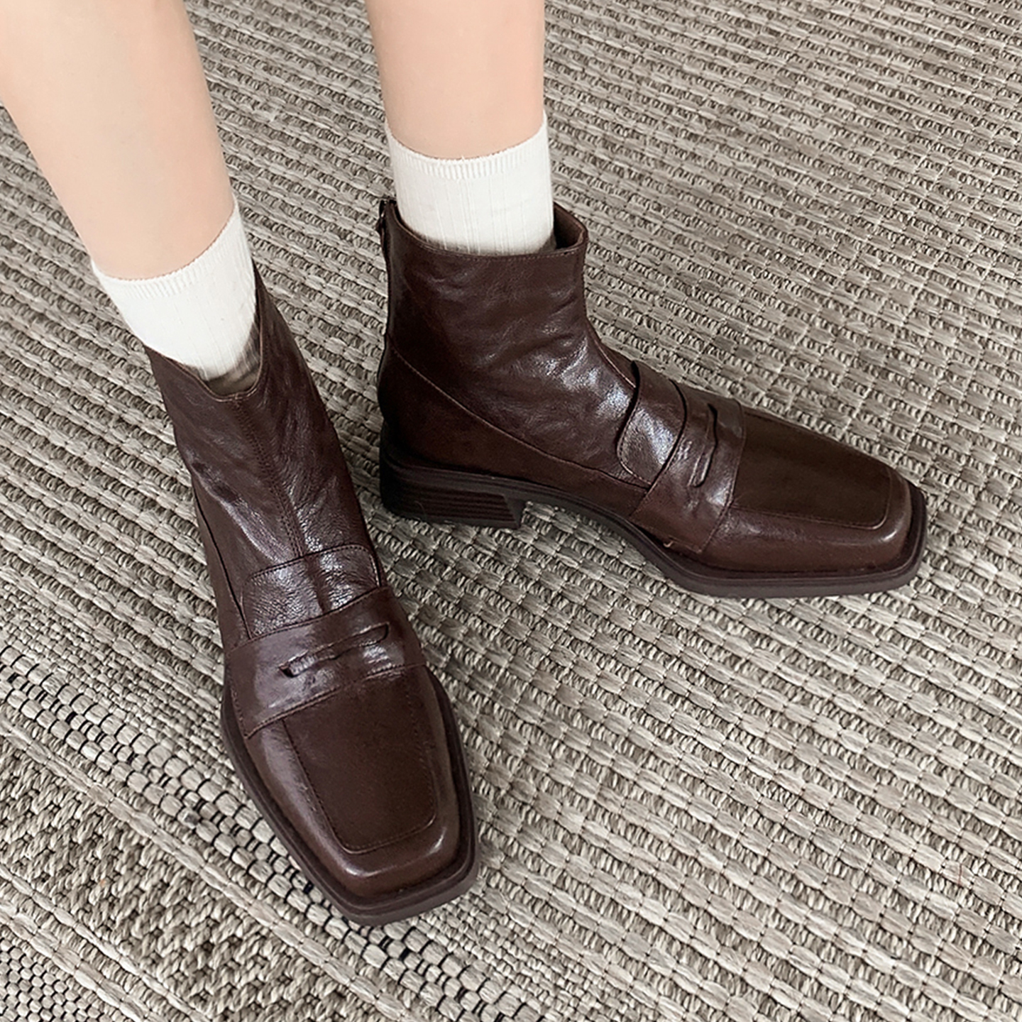 英伦复古粗跟简约百搭短靴