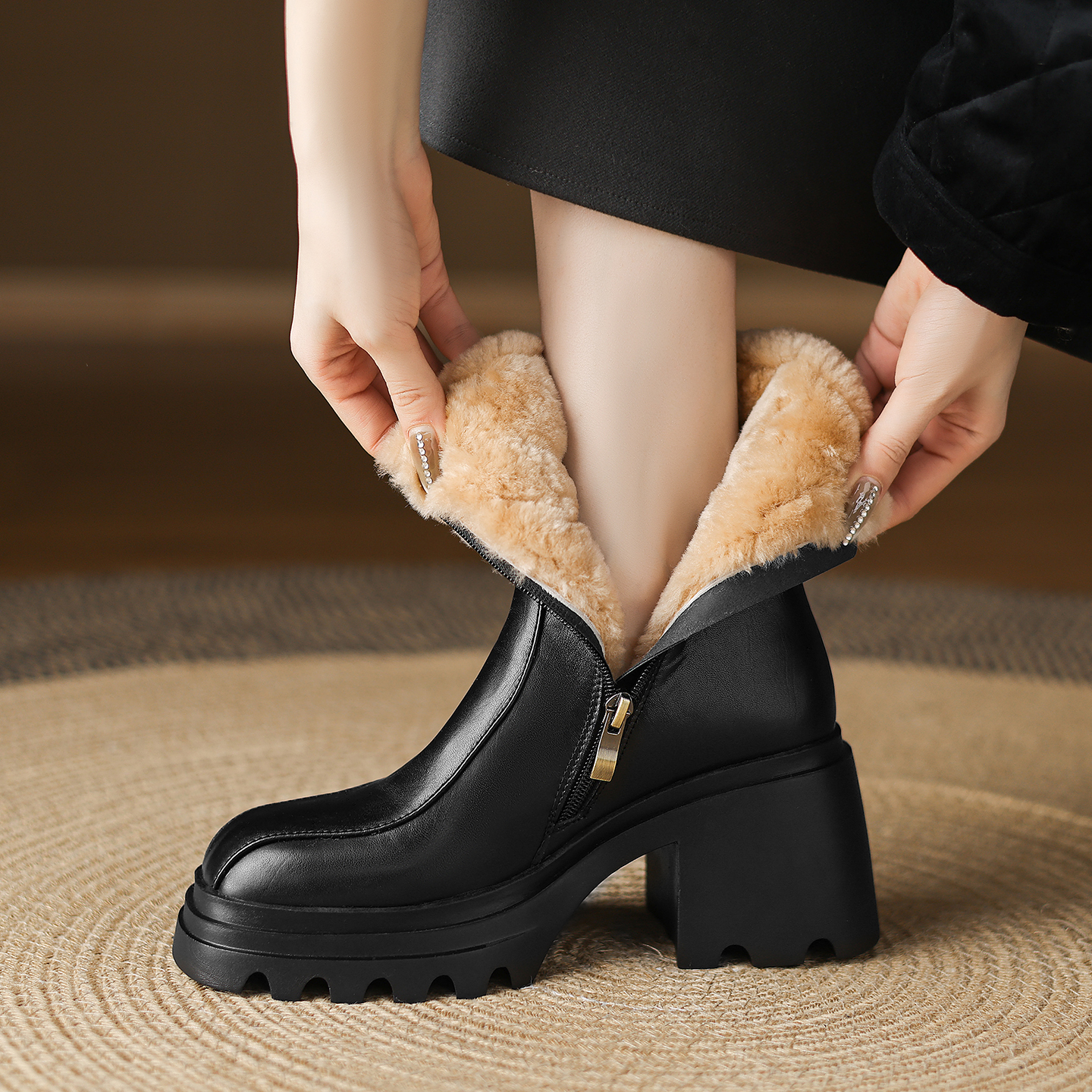 时尚简约粗跟厚底绒里保暖雪地靴