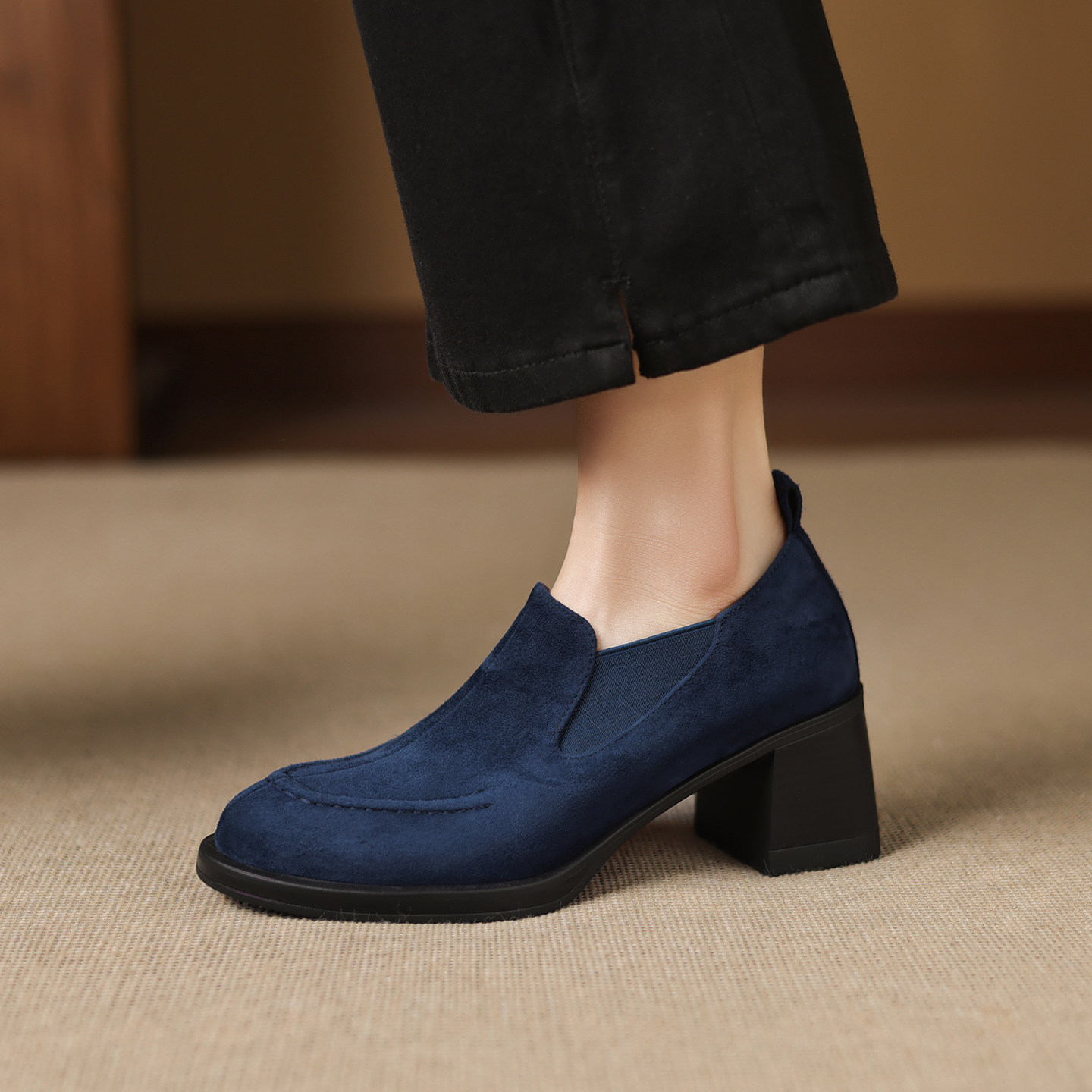 lorem香港 2026春季新款单鞋羊翻皮简约通勤百搭粗跟鞋深口工作鞋,女鞋,深口单鞋,淘宝优惠券,粉丝福利购,淘宝优惠卷