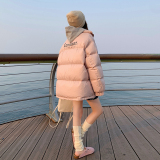 新款现货字母印花粉色羽绒服2C170--2078--P275控418，女装羽绒服，2C170
