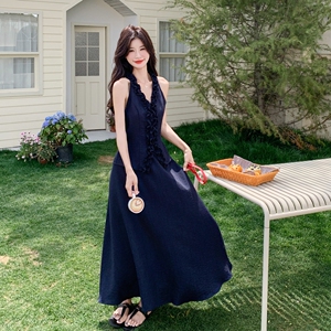 夏季新款时尚独特绝美套装裙女2025年深蓝色V领背心半身裙两件套图片
