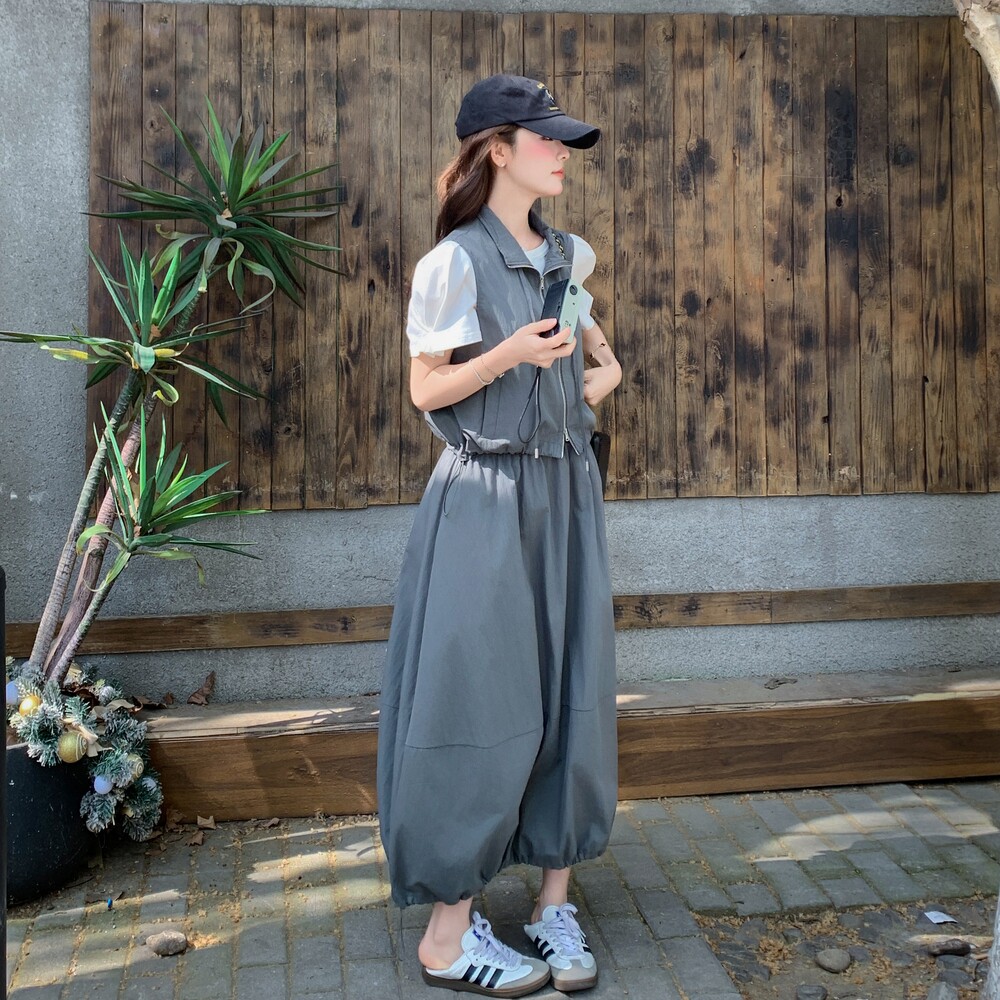 休闲运动工装灰色马甲半身裙套装女夏高级感又酷又飒学院风两件套图片