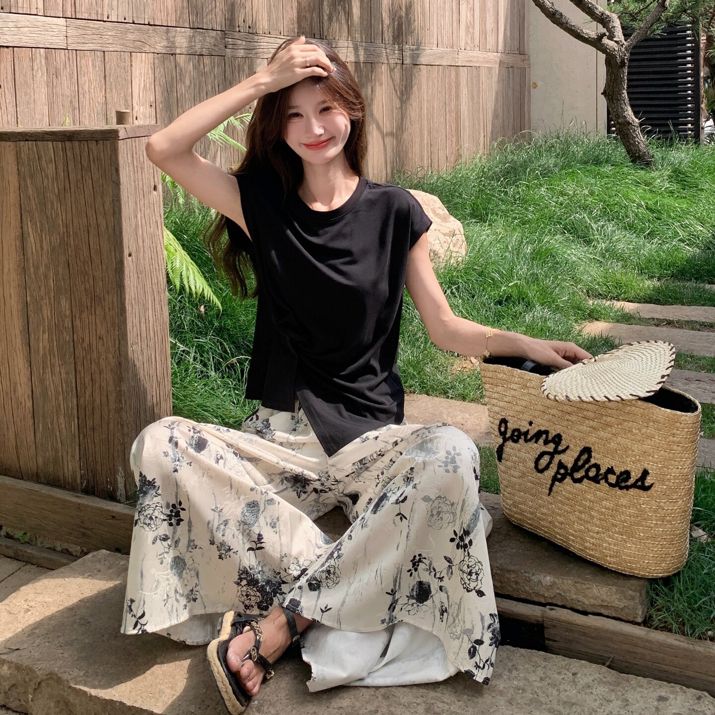 今年流行漂亮套装女夏季新款黑色不规则短袖T恤高腰阔腿裤两件套,女装套装/套裙,2C170