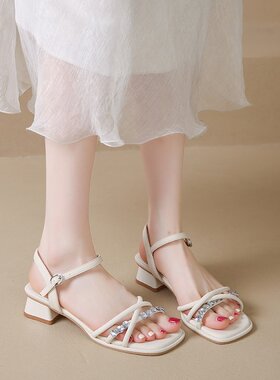 法式仙女风一字带粗跟凉鞋女水钻露趾低跟不累脚2026夏季新款女鞋