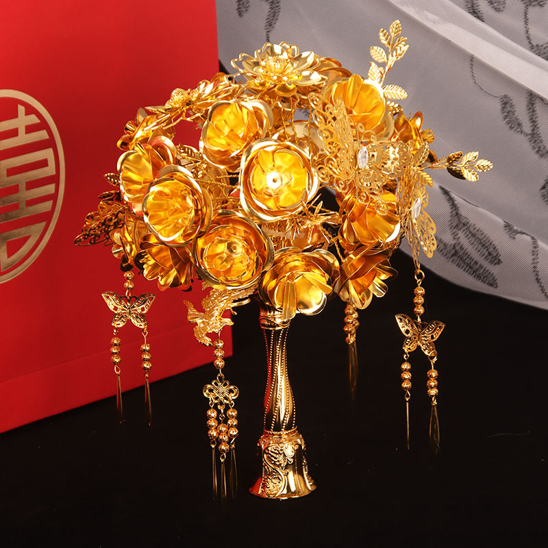 新款金色玫瑰手捧花中式婚礼