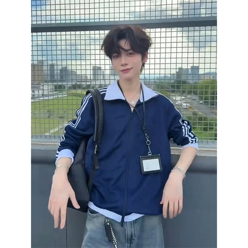 孙恩盛潮牌三条杠短款外套男秋春立领运动夹克藏蓝色条纹开衫卫衣