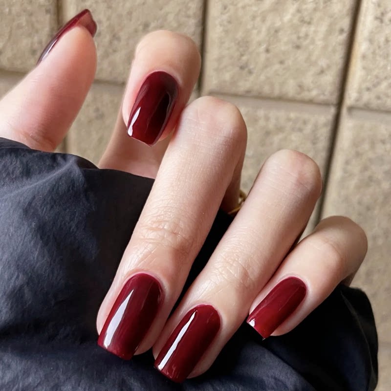 果冻酒红色mini中长方形穿戴美甲