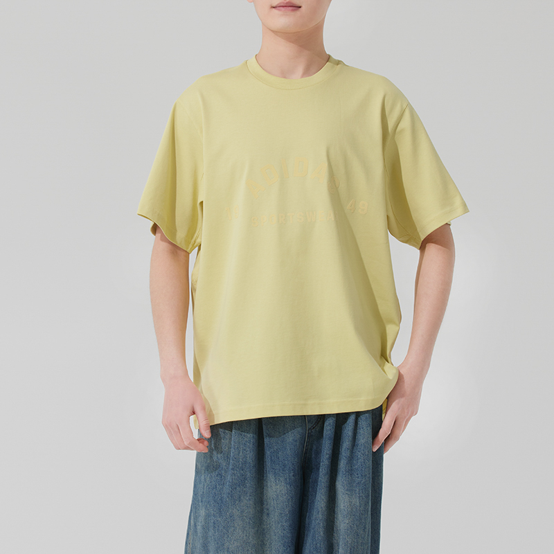 阿迪达斯男款宽松短袖