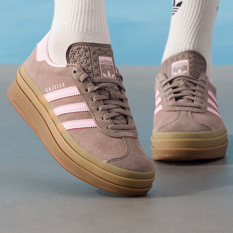 阿迪达斯三叶草女款厚底板鞋