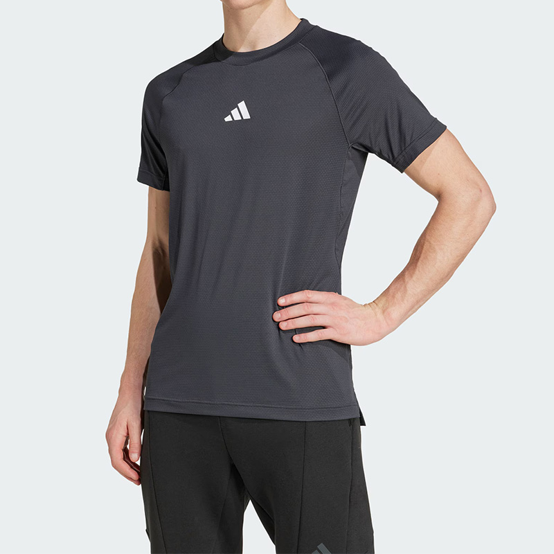 阿迪达斯男款快干透气健身短袖