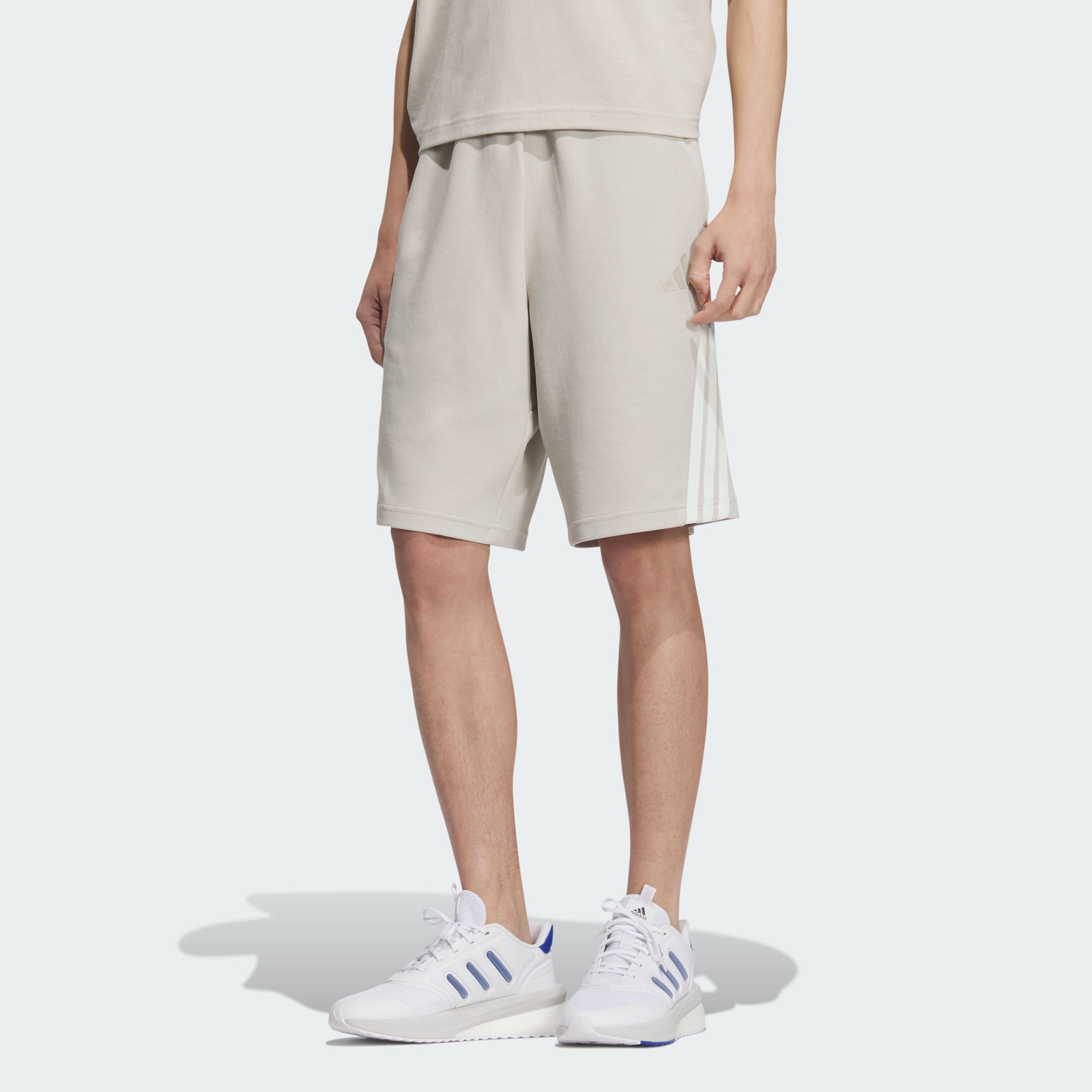 阿迪达斯男款宽松运动短裤