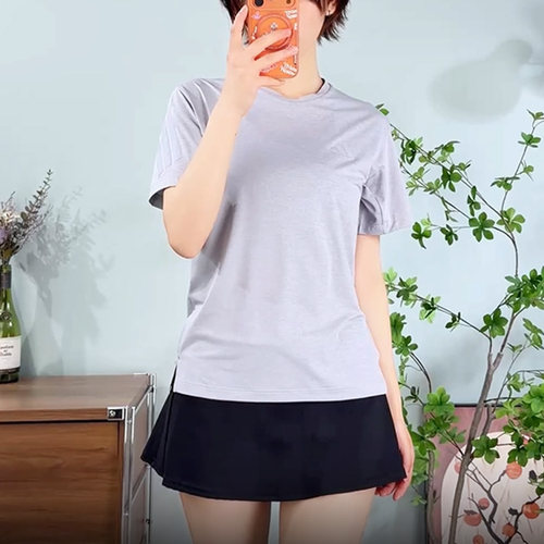 阿迪达斯女款快干透气短袖