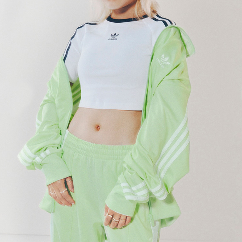 阿迪达斯三叶草女款宽松夹克外套