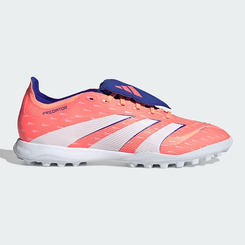 阿迪达斯男款碎钉足球运动鞋