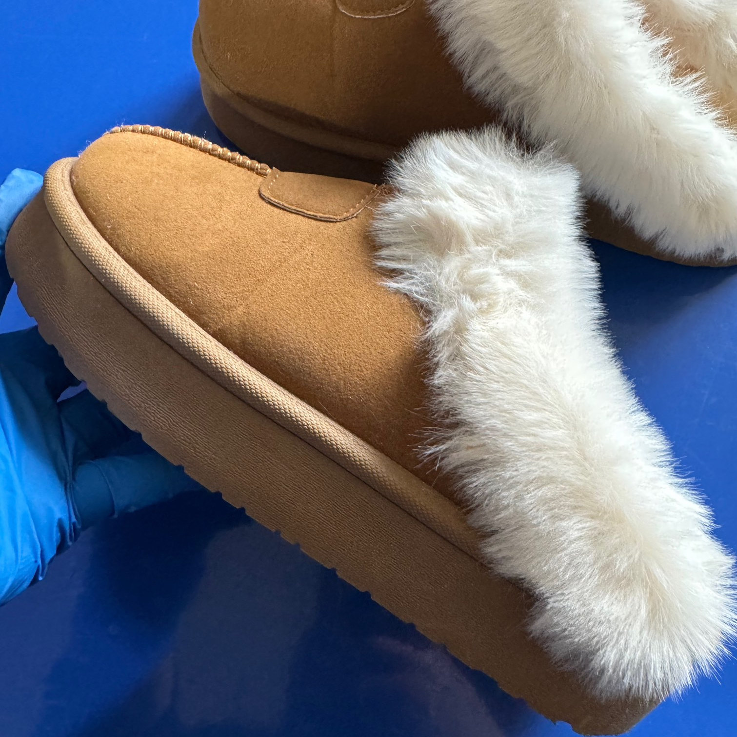 加绒厚底皮毛一体拖鞋