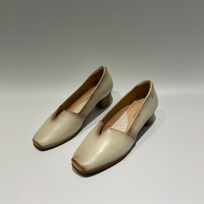 舒适女单鞋复古牛皮方头粗跟