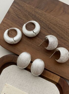 小众ins风哑光椭圆形磨砂金属耳钉925银针冷淡风时髦百搭简约耳饰