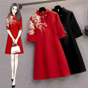 RM20600#大码刺绣复古立领胖mm日常喜庆红色长袖旗袍连衣裙a型