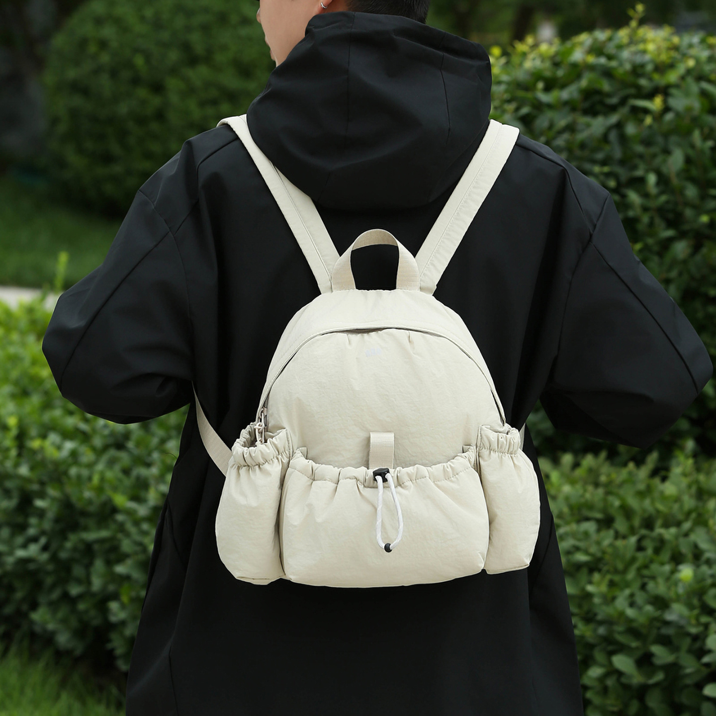 户外牛津布防水双肩包男女轻便大容量旅行背包学生书包个性运动包