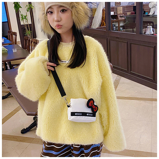 GFSN白色小包女斜挎包简约百搭少女甜心毛绒慵懒风小斜挎包女孩子